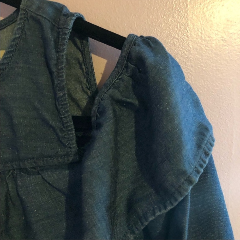 $6💙Bundled LOFT Ruffled Cold Shoulder Top - Picture 4 of 7